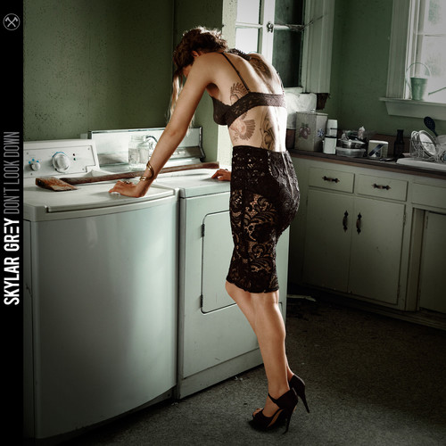 Ticking Time Bomb歌词-Skylar Grey